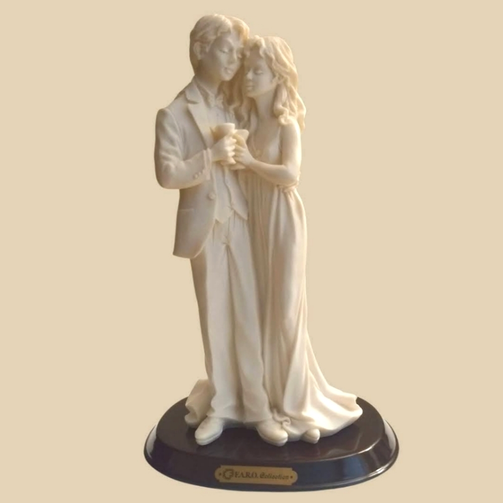 BNIB FARO Alabaster Bride & Groom  Statuette - Made in Italy